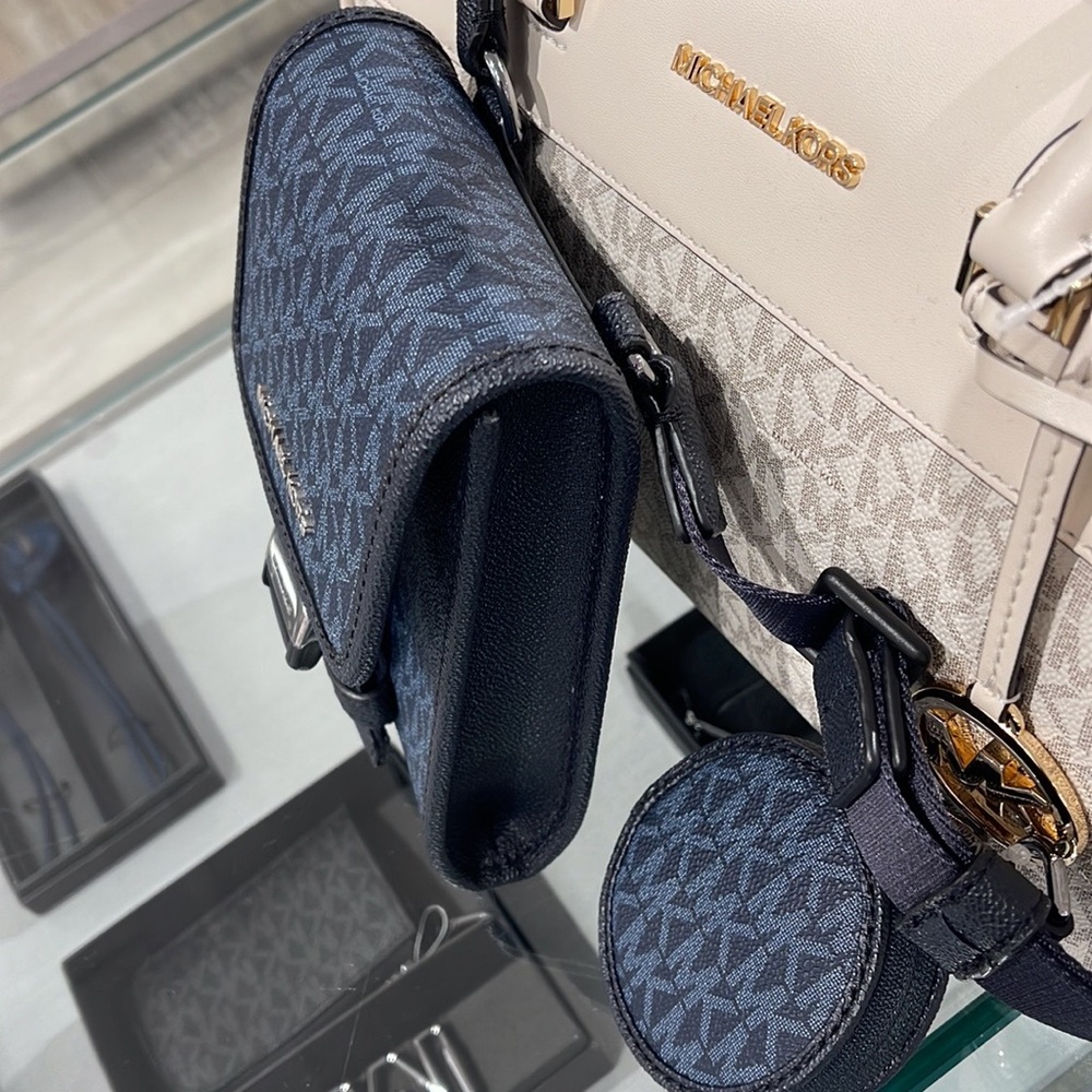 Michael Kors Cooper Slim Phone Crossbody Bag Coin Pouch MK Logo ADMRL/PLBLUE
NWT - Picture 12 of 16